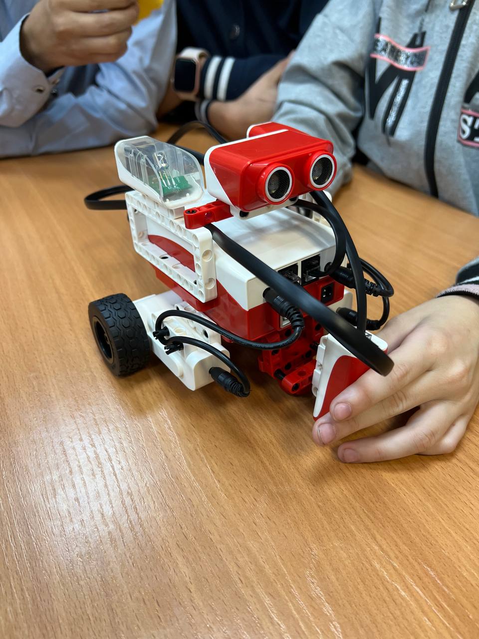 Собираем роботов.