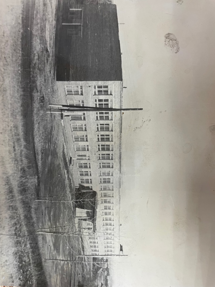 Фотография школы.