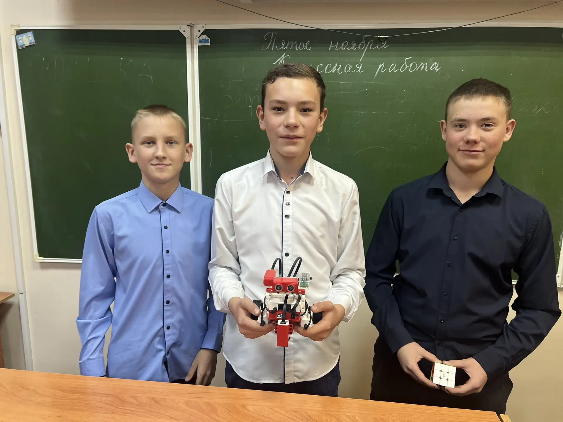 От «Клика» до робота: семиклассники собрали своих первых инженеров..